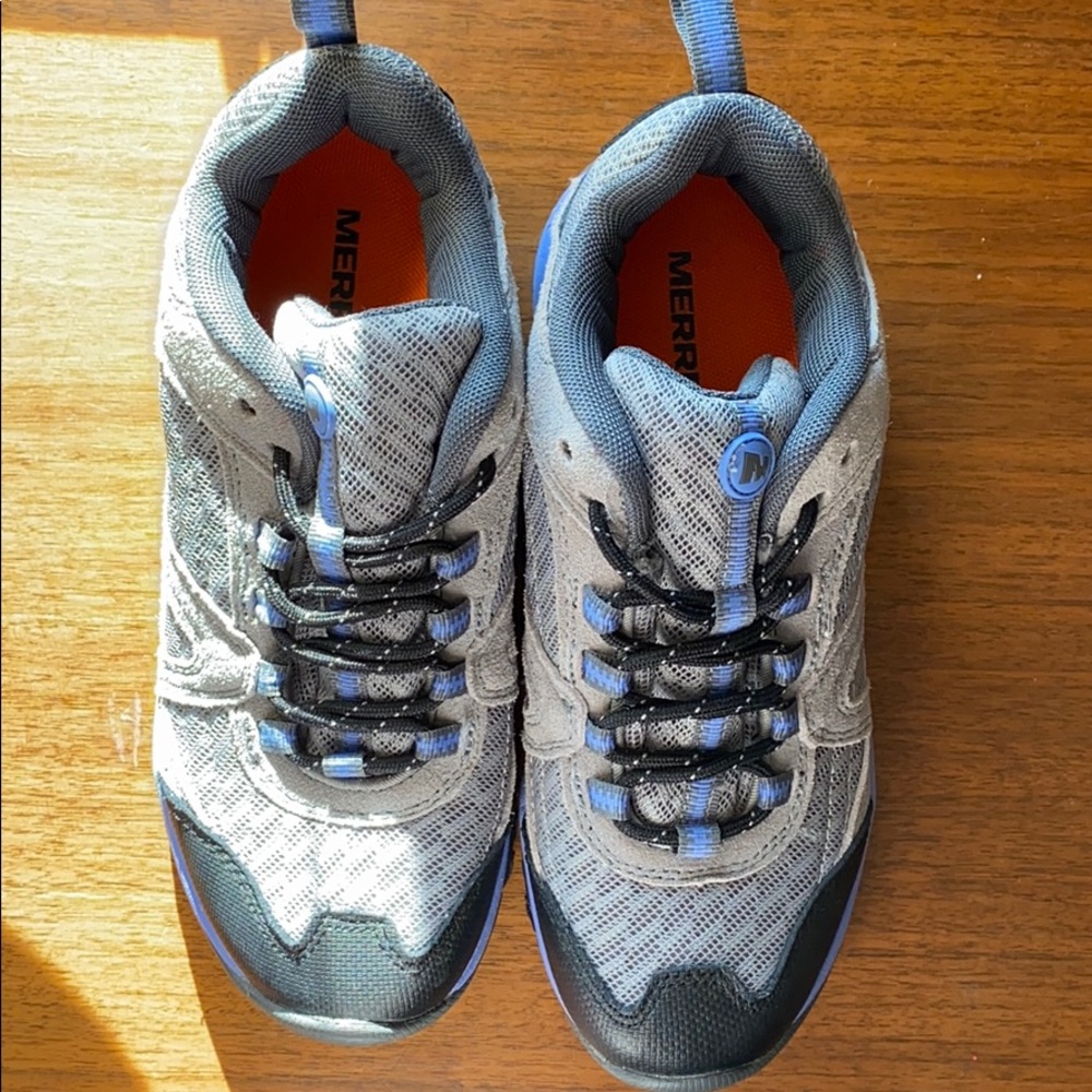 Merrell Tenis Shoes - Picture 2 of 3